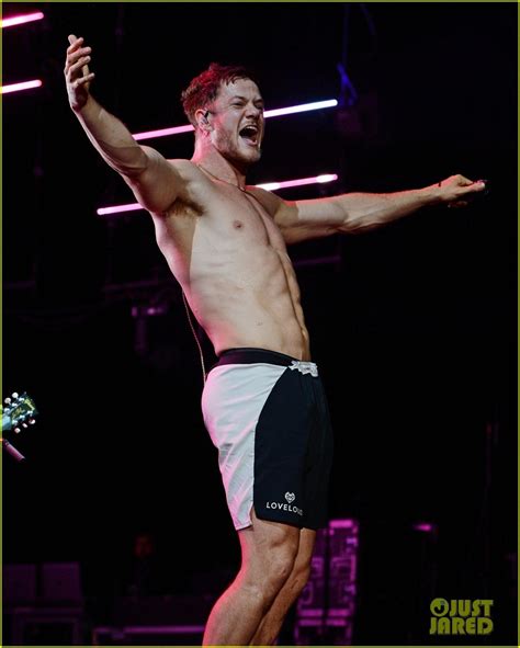 imagine dragons shirtless|Dan Reynolds Goes Shirtless During Afternoon Outing。